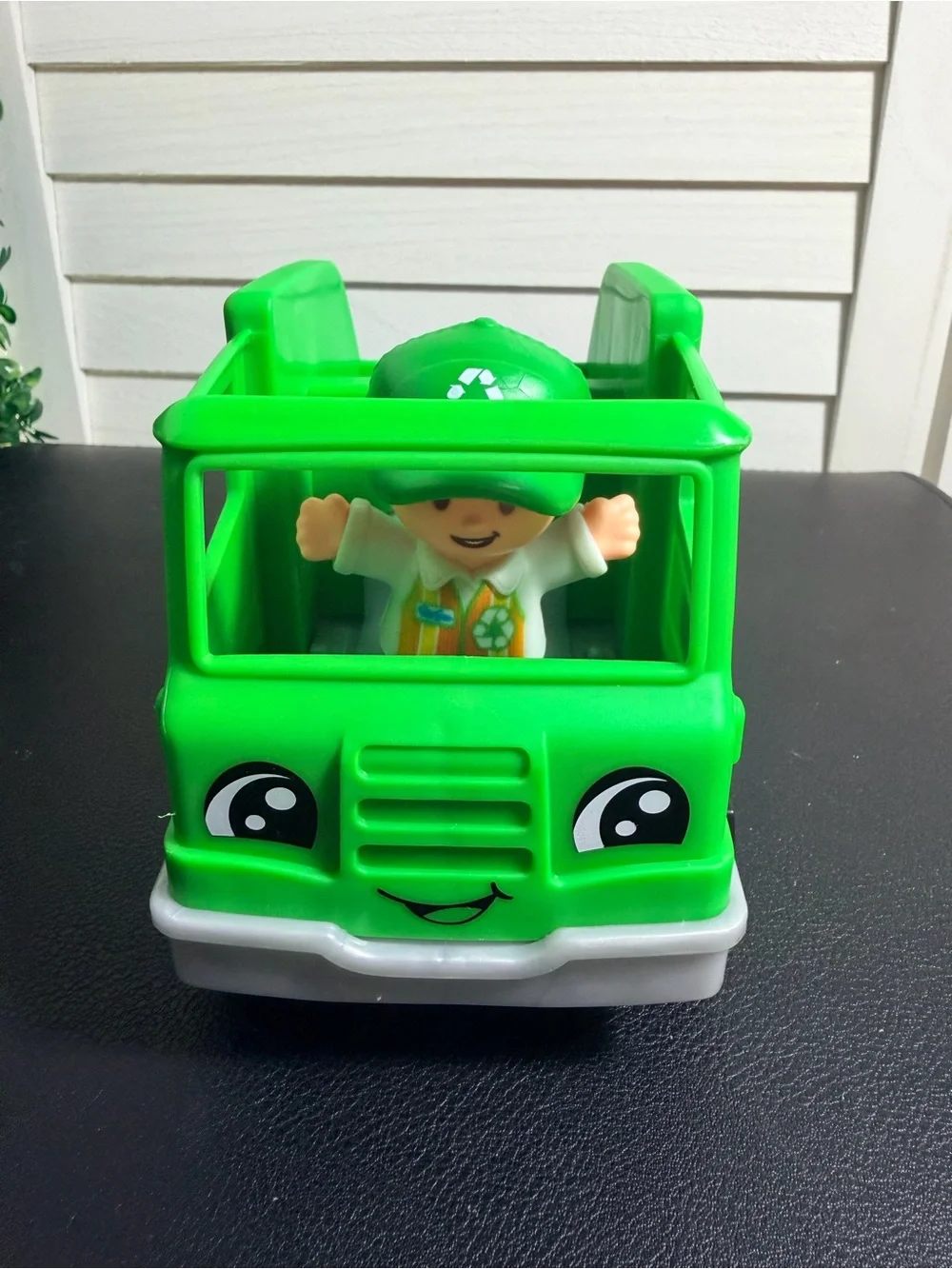 Fisher-Price Little People Green Recycling Truck with Driver Figure
